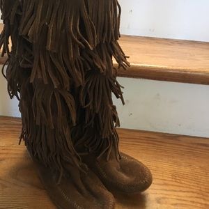 Minnetonka Brown Suede Fringe Boots Size 8